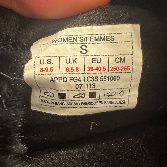 The North Face Black Nuptse Quilted Mules-small women’s, NWOT - Picture 6 of 6